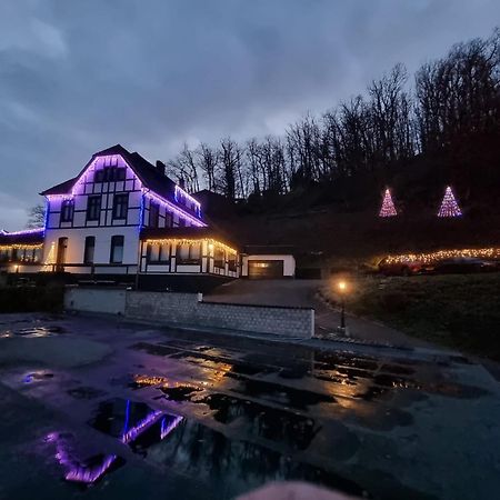 Hotel Kurhaus Uhlenberg 바트 뮌스터아이펠 외부 사진