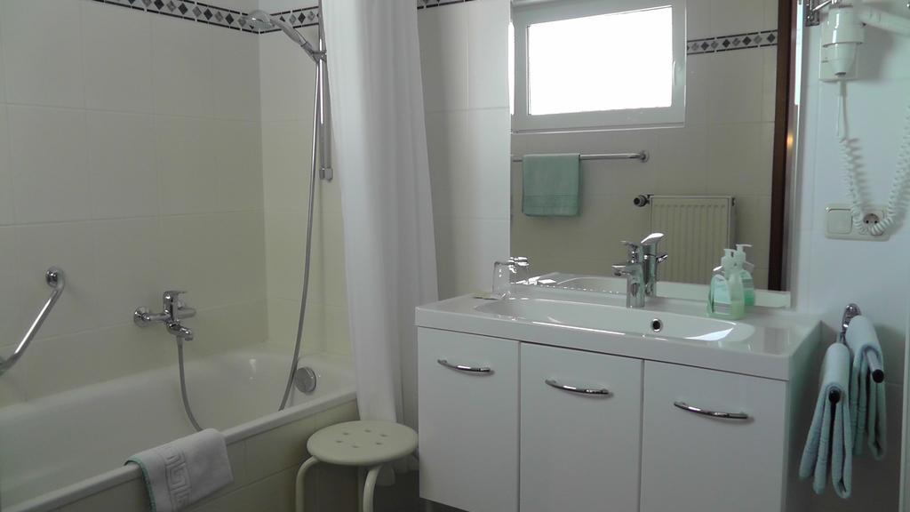 Hotel Kurhaus Uhlenberg 바트 뮌스터아이펠 외부 사진