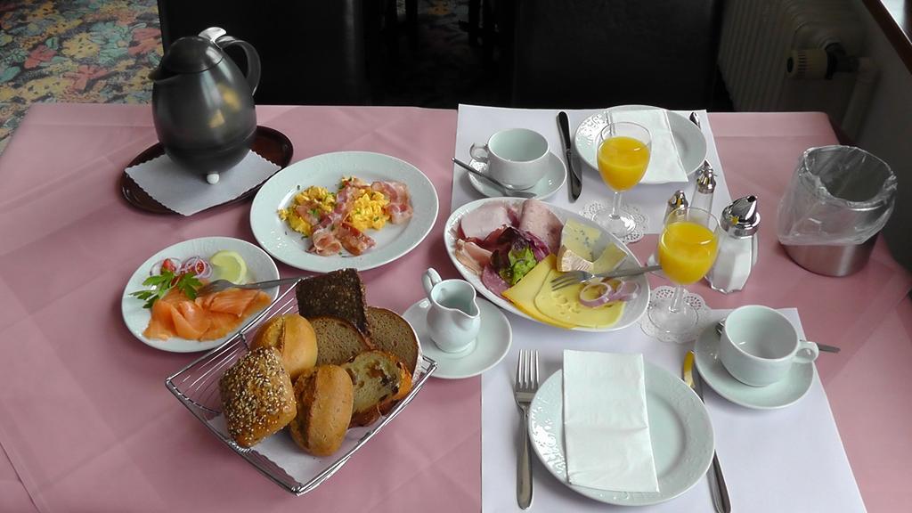 Hotel Kurhaus Uhlenberg 바트 뮌스터아이펠 외부 사진