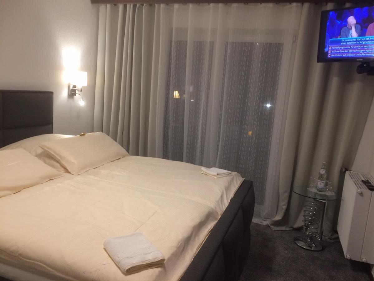 Hotel Kurhaus Uhlenberg 바트 뮌스터아이펠 외부 사진